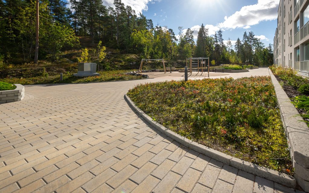 Piiraisen Kuntta® asennettuna kerrostalon kansipihalle